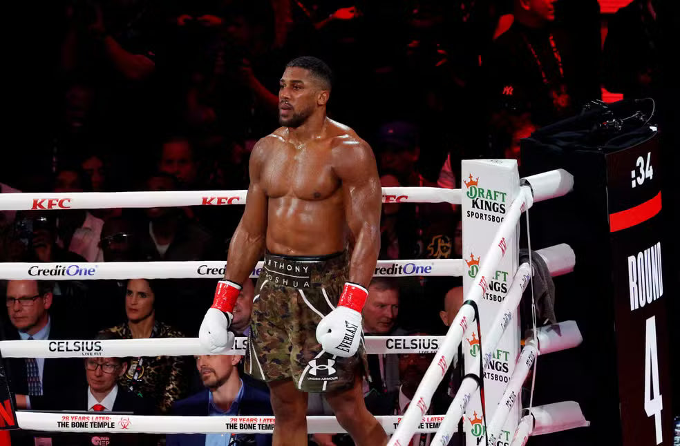 Terrível acidente envolvendo Anthony Joshua choca o mundo do boxe — o que aconteceu, vítimas, estado de saúde e repercussã