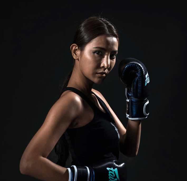 Mulheres no MMA: Equipamentos Essenciais para a Praticante Moderna - Thai Shark